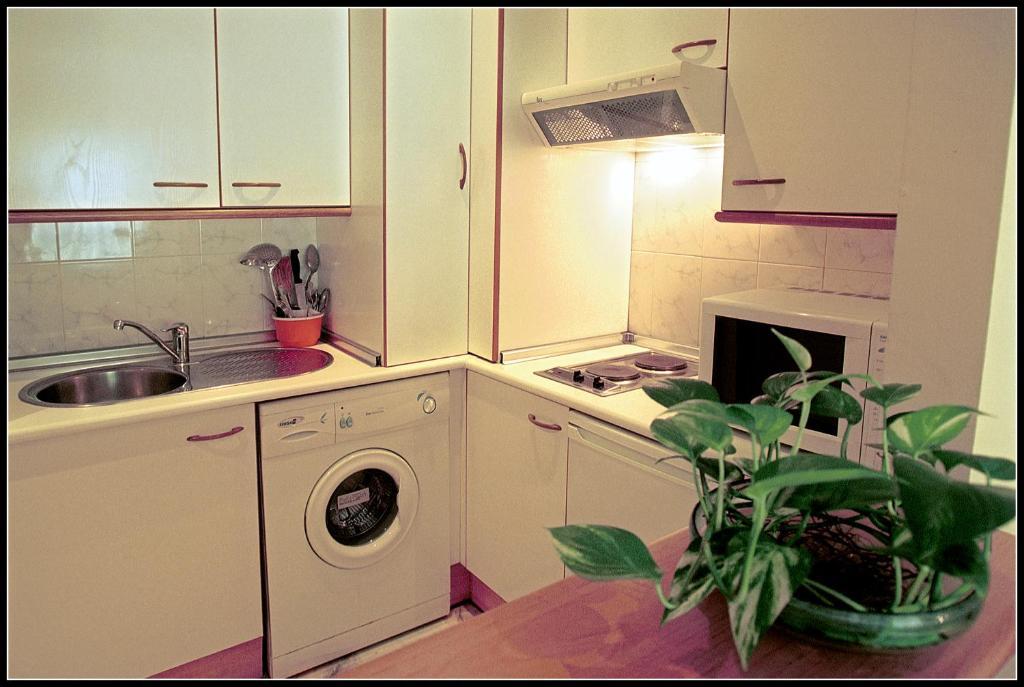 Apartamentos Vertice Bib Rambla Севилья Экстерьер фото