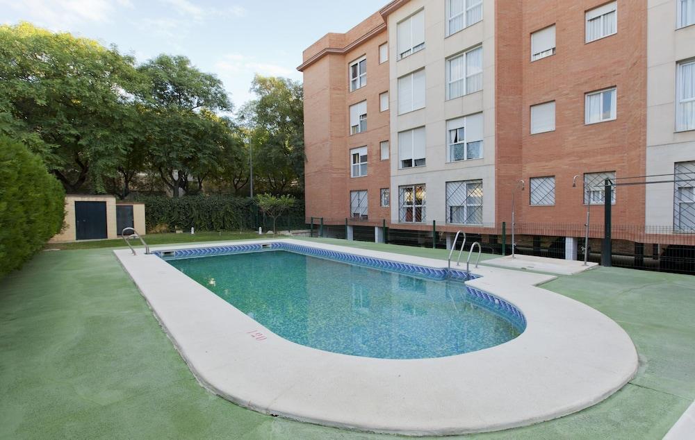 Apartamentos Vertice Bib Rambla Севилья Экстерьер фото