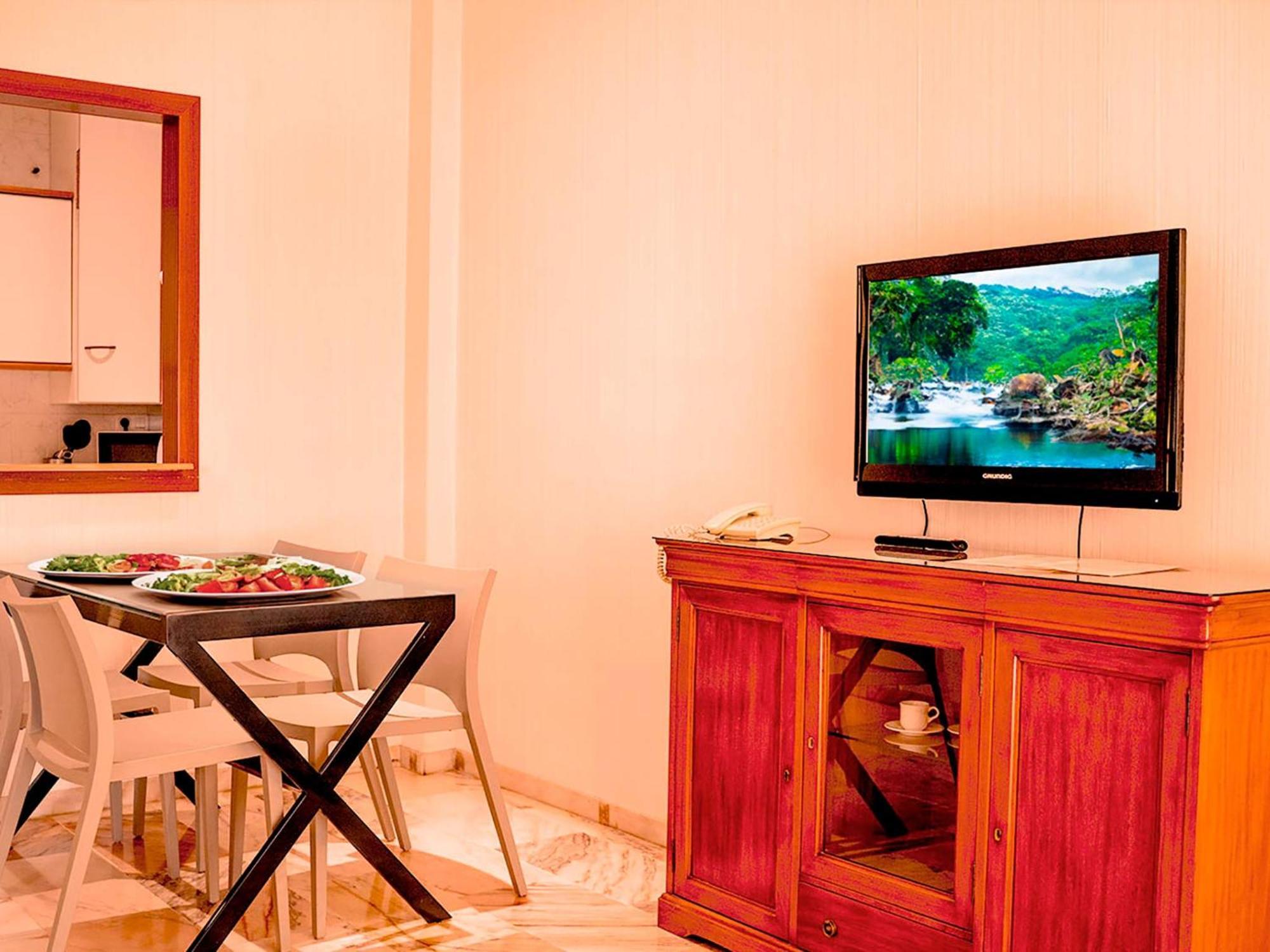 Apartamentos Vertice Bib Rambla Севилья Экстерьер фото