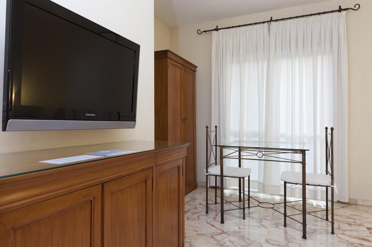 Apartamentos Vertice Bib Rambla Севилья Экстерьер фото