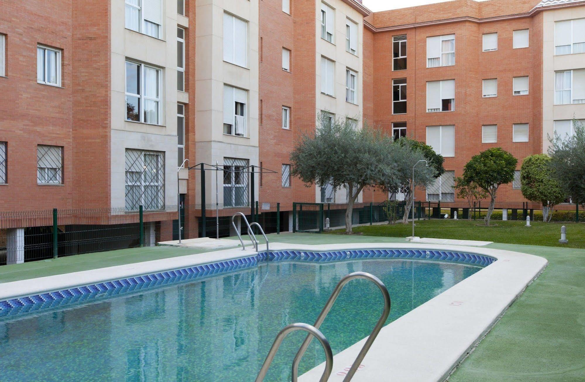 Apartamentos Vertice Bib Rambla Севилья Экстерьер фото