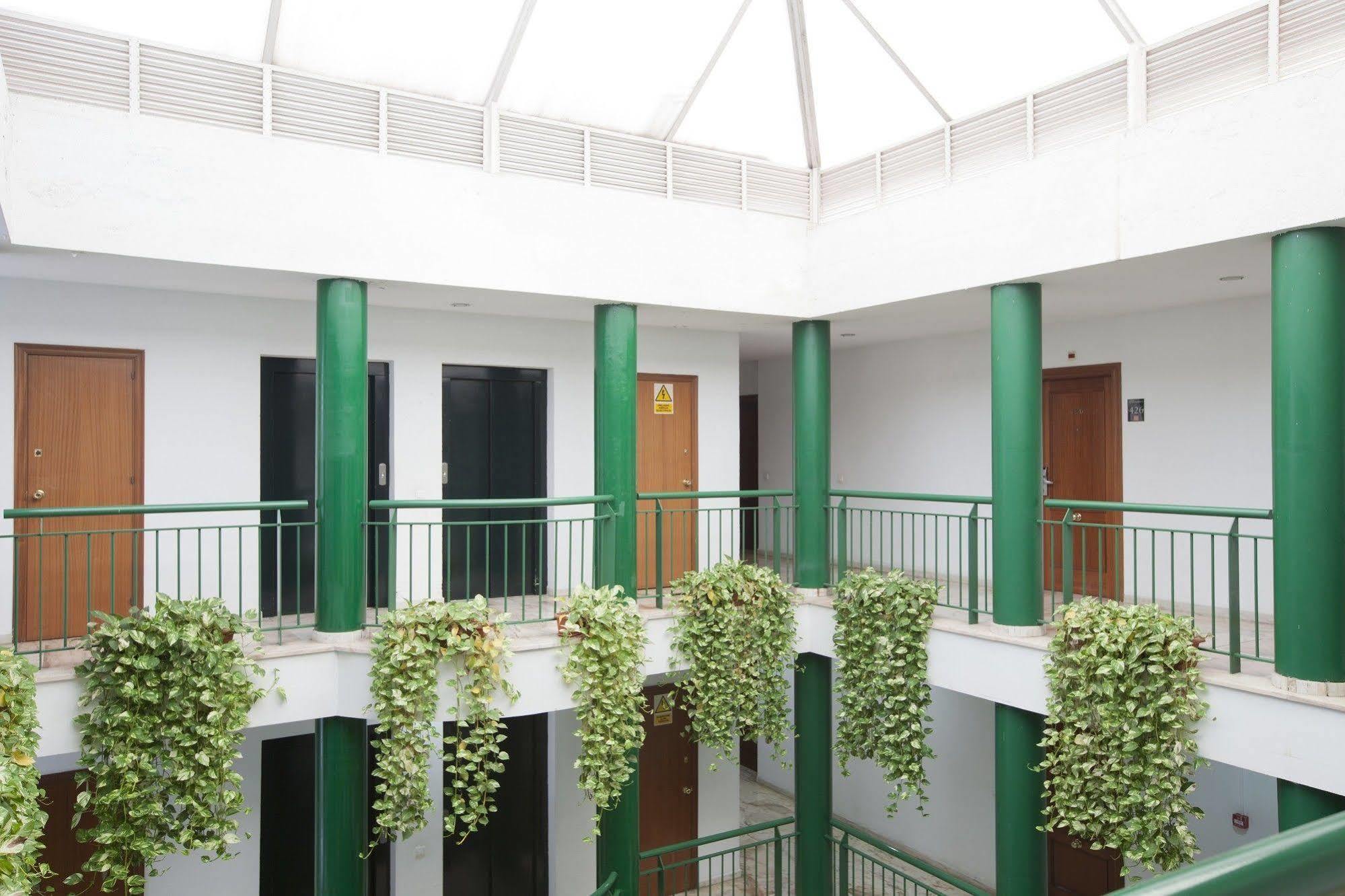 Apartamentos Vertice Bib Rambla Севилья Экстерьер фото