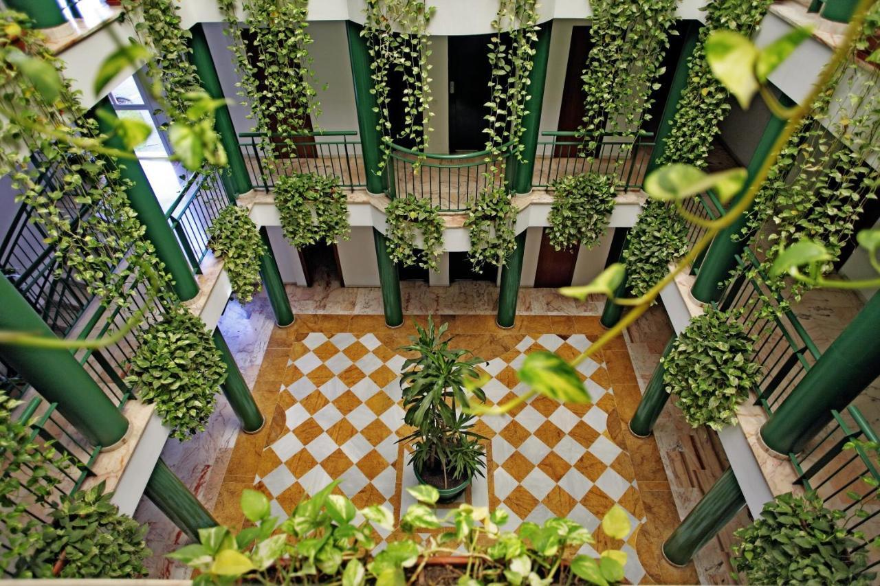 Apartamentos Vertice Bib Rambla Севилья Экстерьер фото