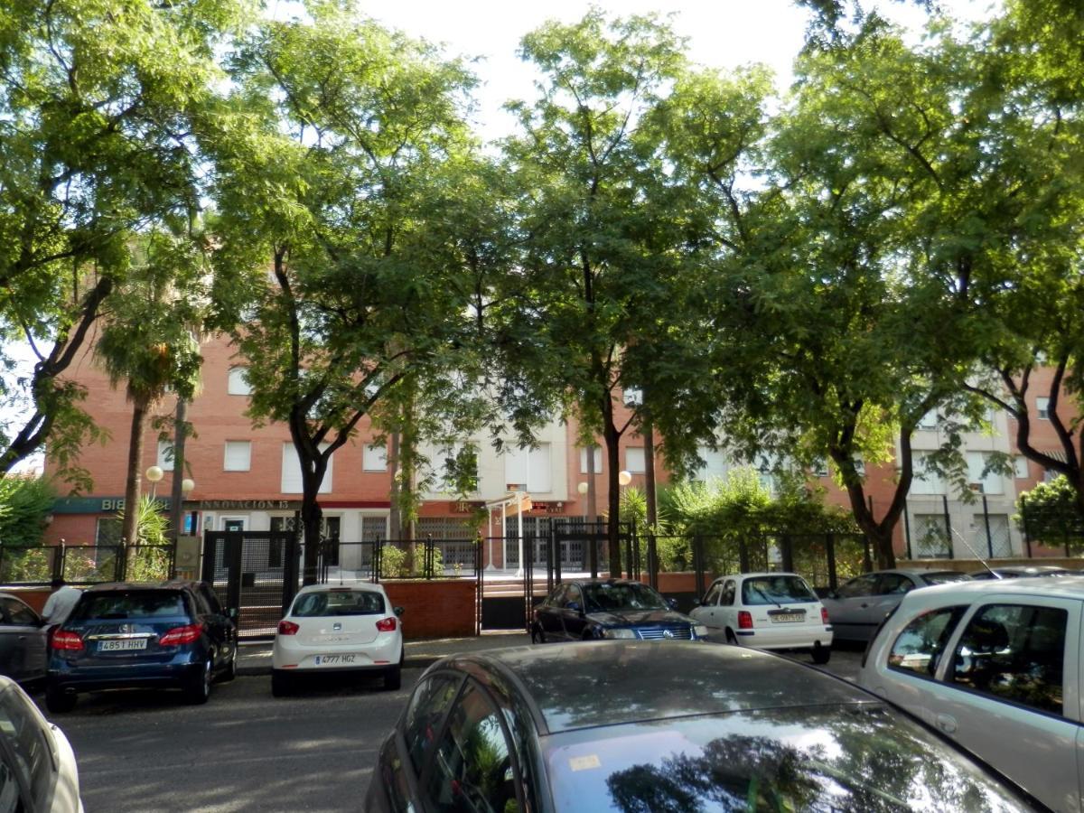 Apartamentos Vertice Bib Rambla Севилья Экстерьер фото